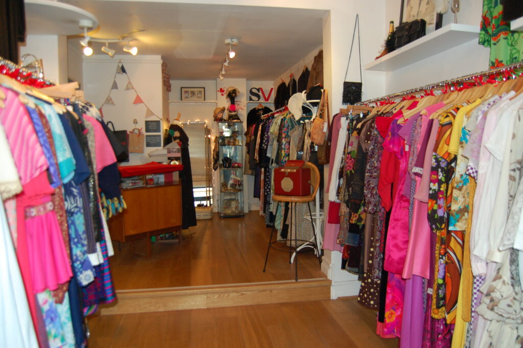 factors to consider while buying second hand designer where to buy designer clothes